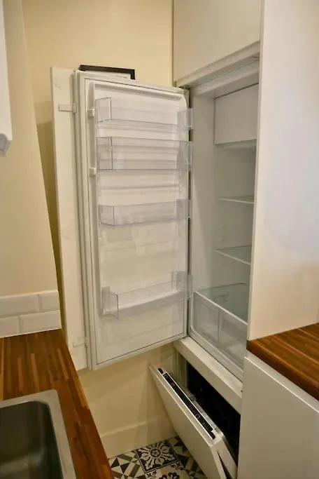 One Bedroom Apartment Batignolles 파리
