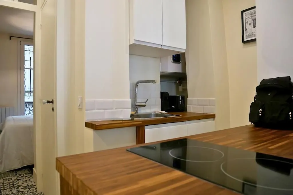 One Bedroom Apartment Batignolles 파리