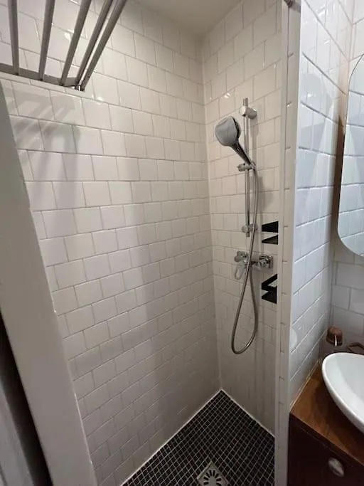 One Bedroom Apartment Batignolles Paris 0*,  France